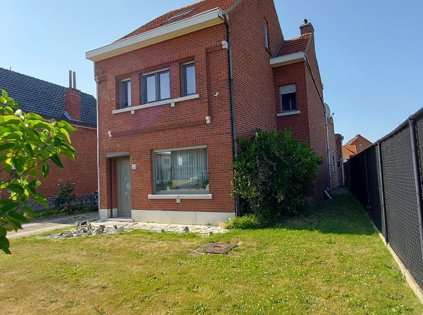 Charmante woning met tuin op toplocatie in Rillaar&lt;br /&gt;
&lt;br /&gt;
Op zoek naar een goed gelegen woning met karakter én groen? Deze alleenstaande woning